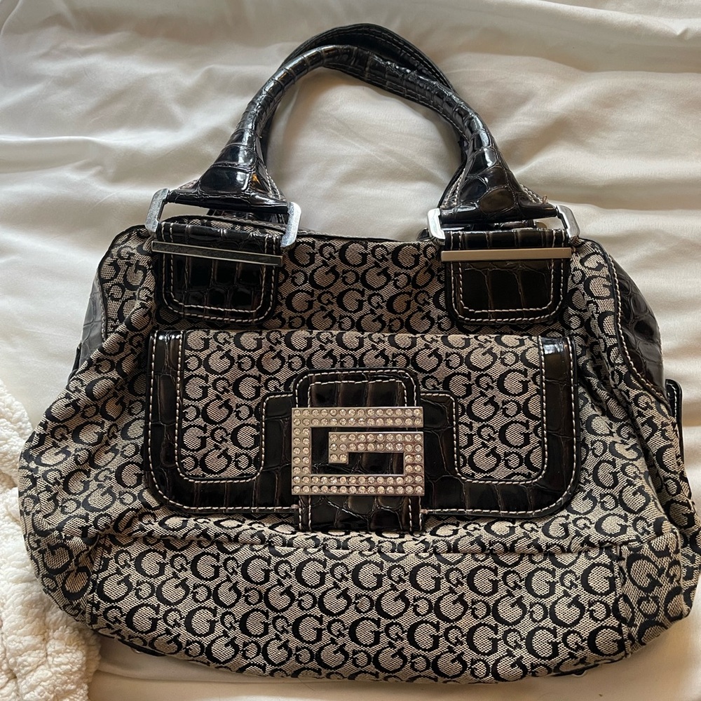 Guess black and cream handbag
